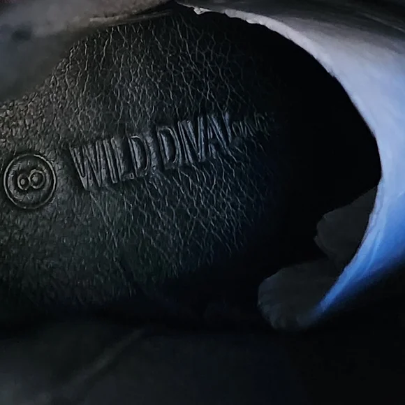 . Wild Diva Black Suede Booties/Boots - Picture 10 of 13